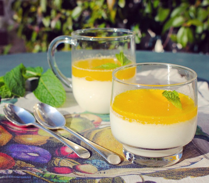 Pannacotta au lait d’amandes, fleur d’oranger et gelée d’agrumes